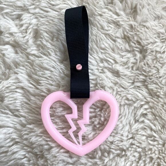 💕 pink 💕 broken heart Tsurikawa - Picture 1 of 4